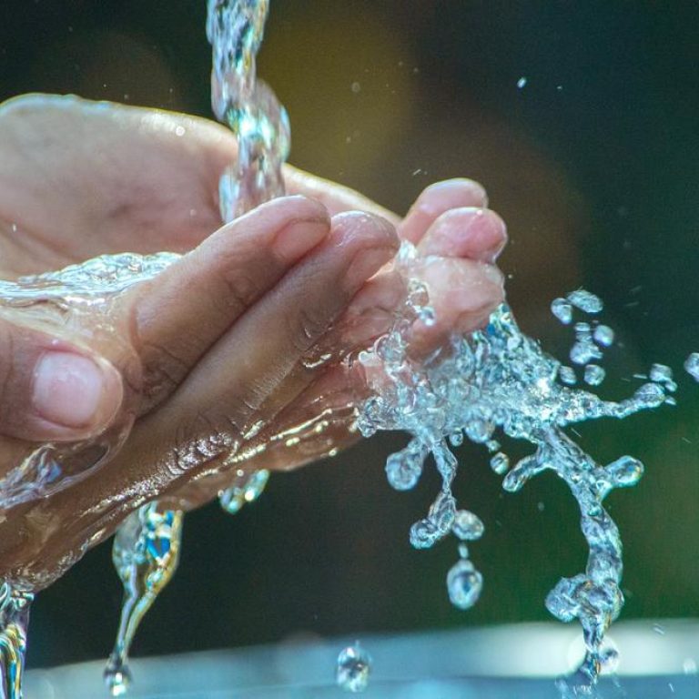 Face-wash-675685f0126e4af583038475a859d23c