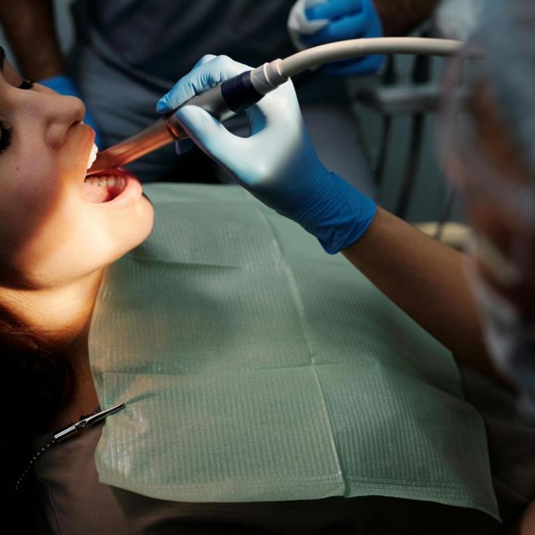 dental-hygiene-6572db0fc05940a18ab2ef99cc972504