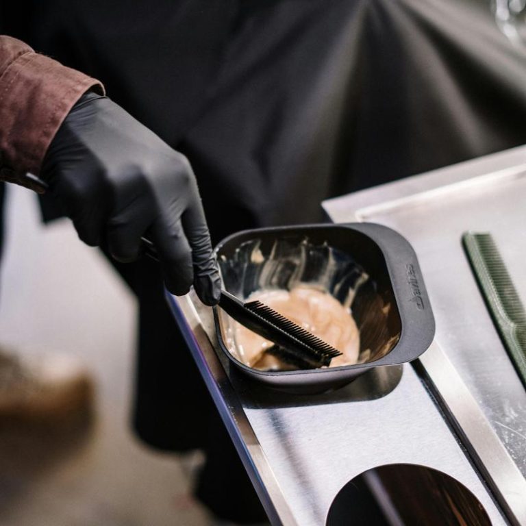 hair-dyeing-e5e3e1df977141b29b4c10bce3aafb3e