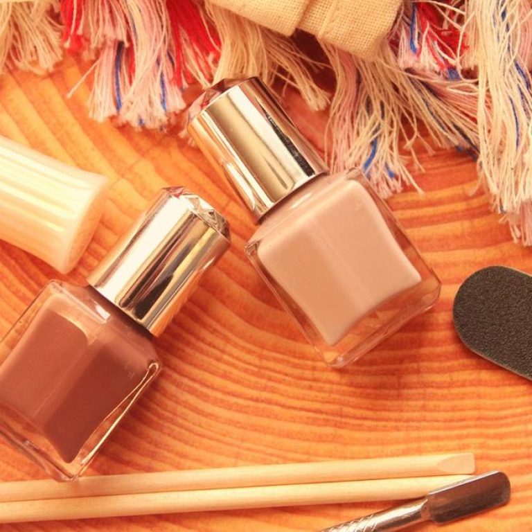 natural-nailcare-de5ed93d35e34049aa36b10f8698d8ce