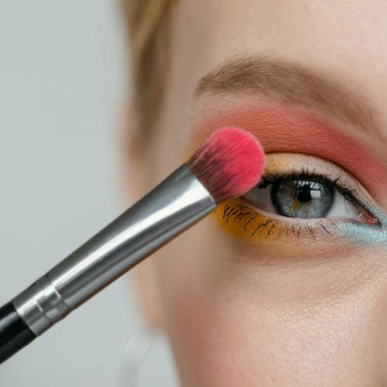 pastel-makeup-fa5a7e8c92644f72ba52d1adc7dbdc80