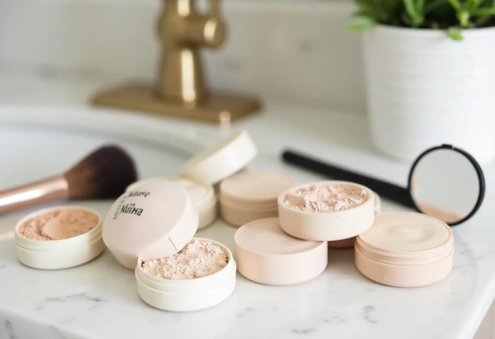 mattifying powders-ee404dbc74b14ea69008d283b8ca05e3.jpg mattifying powders